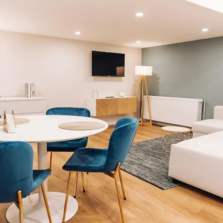 Apartment Comfy Designer In Ruin Pub District *