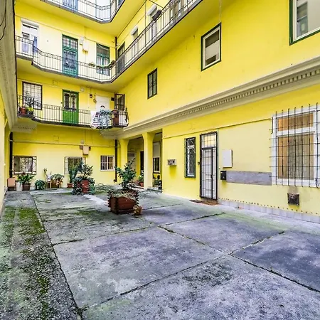 Appartamento Chic Loft With Toucan Wallpaper And Airy Vibes