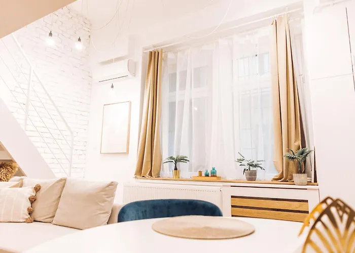 Chic Loft With Toucan Wallpaper And Airy Vibes