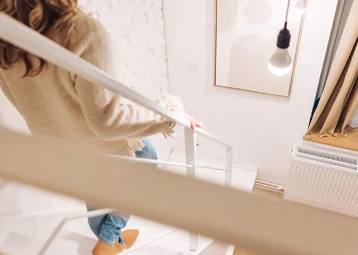 Chic Loft With Toucan Wallpaper And Airy Vibes 公寓 布达佩斯