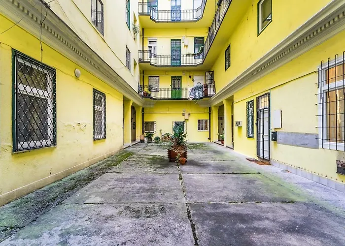Chic Loft With Toucan Wallpaper And Airy Vibes